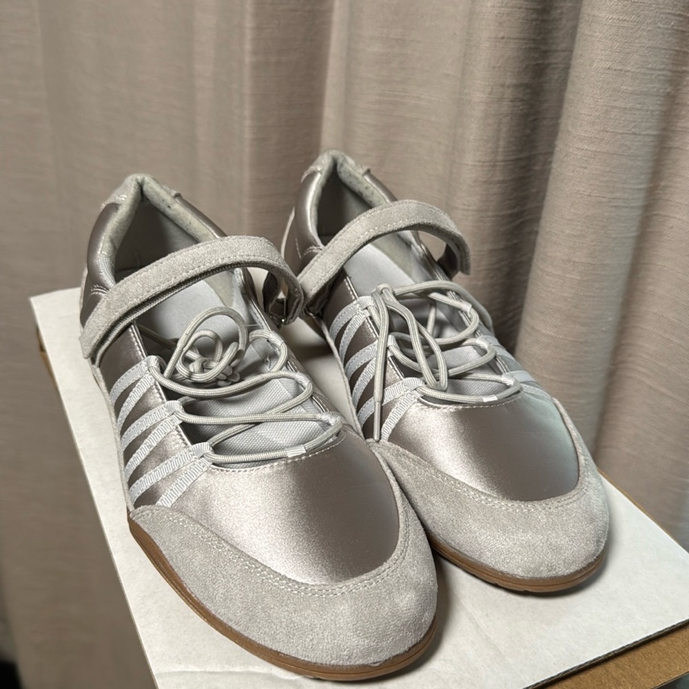 MUJI Japan Women’s Strap Flat Shoes, US 8-8.5